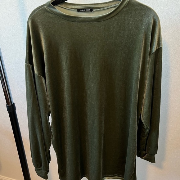 𝅺fashion Nova Women’s Green Velvet Dress Size Small - Picture 3 of 10